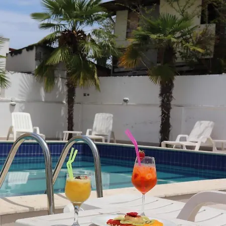 Hotel Lion Golem Durres 4*